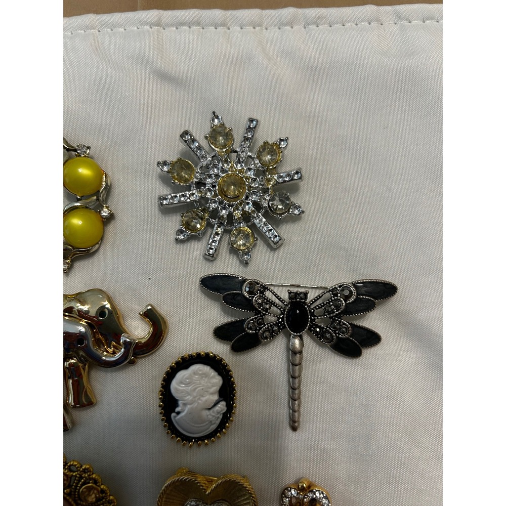 Vintage Brooch Pin Lot 14pc Cameo Elephant Owl Dragonfly Rhinestone Jewelry - Picture 8 of 16